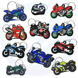 Doll hanger cartoon animatie aangepast logo cadeau motorfiets dubbelzijdige PVC Keychain