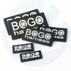 Naait reliëf aangepaste privé merknaam 3D -logo kledingstuk zachte PVC rubberen patch labels voor kleding